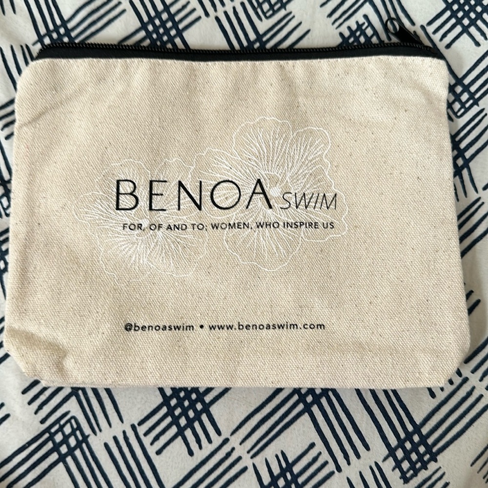*SOLD* Benoa swim pouch